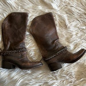 Worn a few times in great condition leather